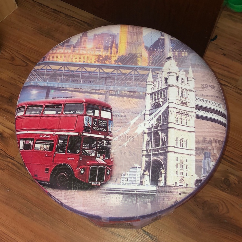 Foot rest/ storage compartment, with Paris design - Picture 3 of 6